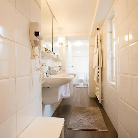 Отель Logis Restaurant Du Moulin 3*